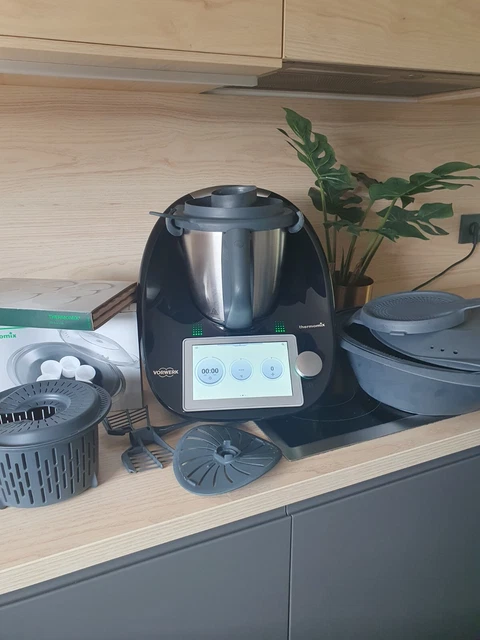 THERMOMIX TM6 SCHWARZ hochglanz, gebraucht, wenig genutzt. Zustand