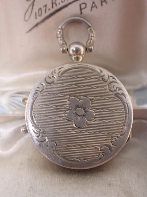 Pendentif Ancien Argenté Pour Photo - Décor Ajouré Fruité - Vintage