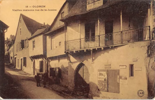 CPA 64 OLORON OLD HOUSES RUE DE LA JUSTICE (Rare Picture