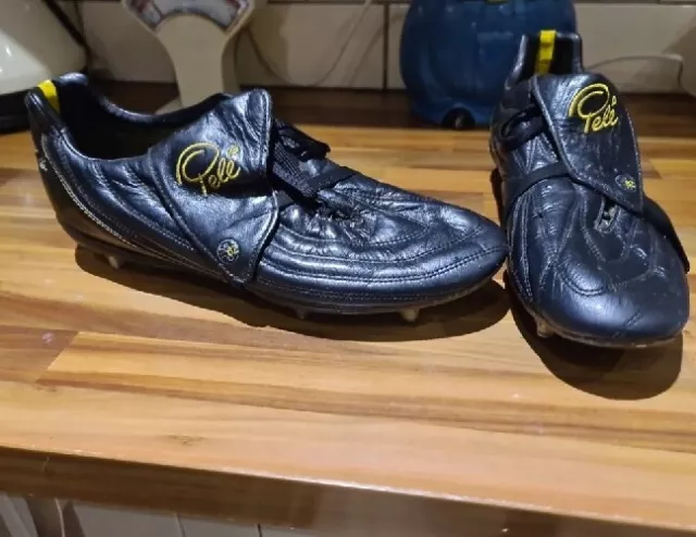 Kangaroo football deals boots