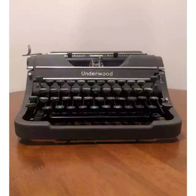 Underwood Champion 1940s Vintage Portable Typewriter