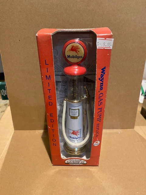 Texaco Wayne gas pump replica Gearbox Limited, edition white mobile
