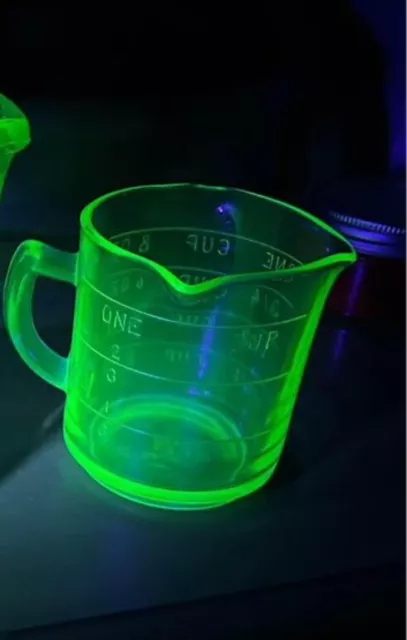 Vintage Hazel Atlas Uranium Glass One 1 Cup Measuring Cup Green Glows