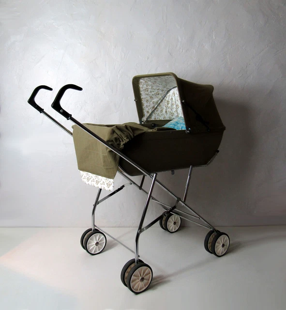Landau de poupée jouet ancien années 1960 vintage