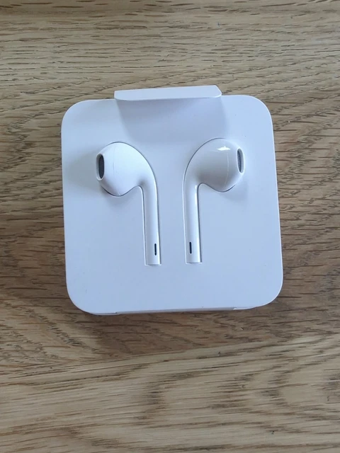 Apple Lightning EarPods for iPhone 7 Plus/8/X - White