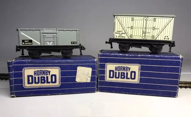 2x HORNBY DUBLO 3 RAIL BR WAGONS 32056 32065 MEAT VAN & ORE WAGON - BOXED