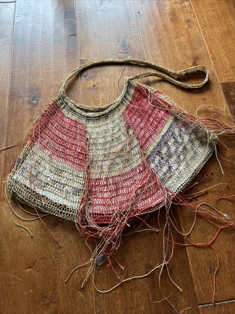 Bilum natural fiber string Bag from West Sepik Province, Papua New Guinea