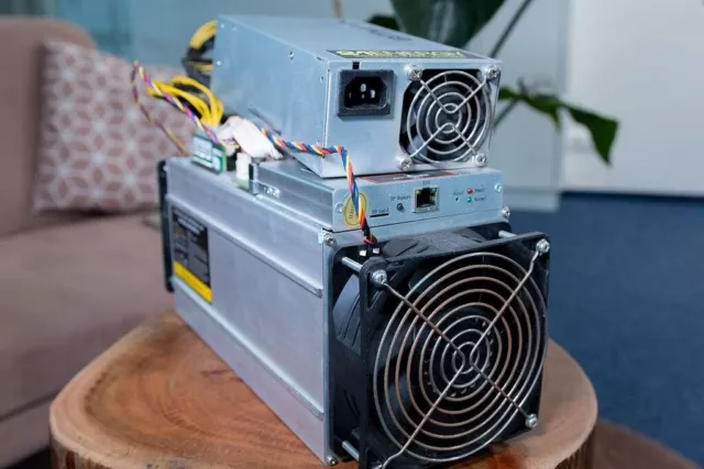 500x Bitmain Antminer S9 13,5-14TH/s inkl. APW3++ Netzteil - ASIC Bitcoin Miner