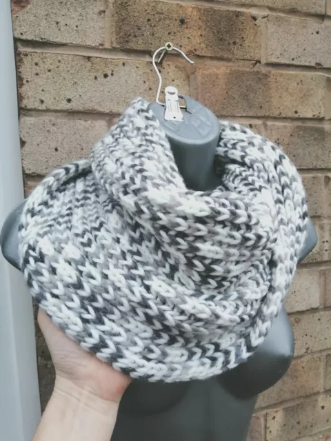 Ladies womens girls grey knitted snood shawl scarf neck wrap warmer 2