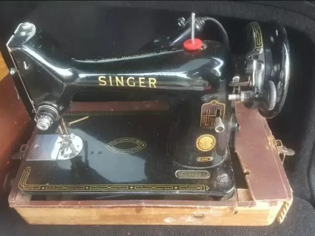 Singer 99k Vintage EM525214 Sewing Machine 1957 Retro Sew Surge Fabric