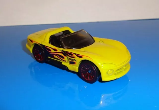 Hot Wheels 1 Loose 2019 Flames 5 Pack Car Dodge Viper RT/10 Yellow