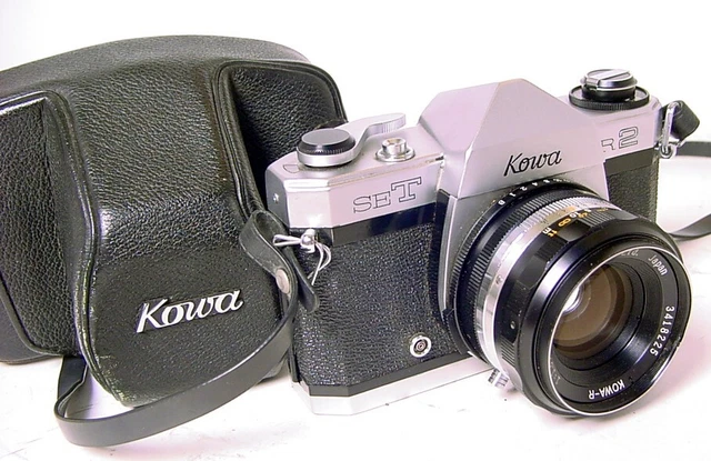 1970 KOWA-R JAPAN SET R2 LEAF SHUTTER SLR CAMERA w 1:1.8/50 50MM LENS & CASE