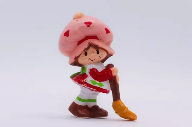 Vintage 1980s Strawberry Shortcake “Strawberryland” Mini Figurine