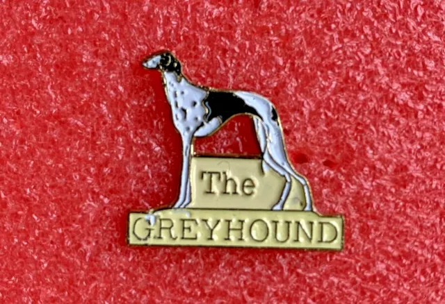 T29 Pins Alcool THE GREYHOUND SCOTCH WHISKY Levrier Chien Whiskey
