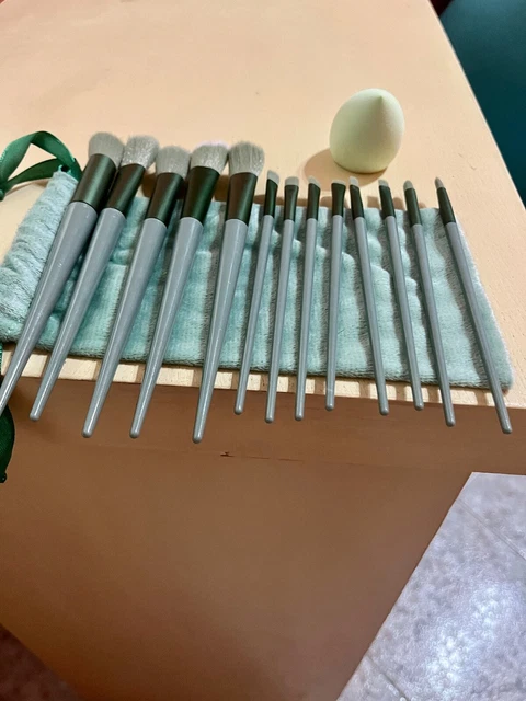 Set 13 Pz Pennelli Trucco Cosmetici Ombretto Cipria Make Up