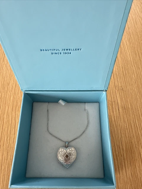 Bevilles locket shop
