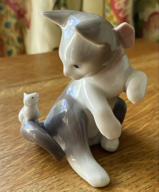 vintage lladro Porcelain figurine Of Cat and Mouse Retired