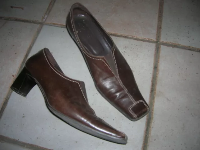 trés belles chaussures san marina 38 femme patins semelles neufs