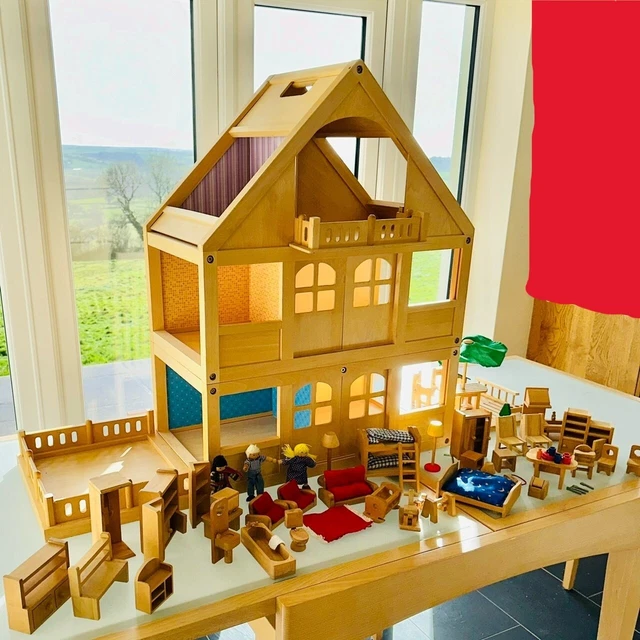 LARGE WOODEN DOLLS House, Dolls And Furniture Good Condition Delivery
