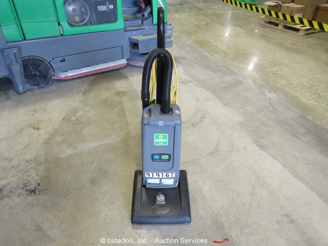 2016 Tennant V-HDU-14 Heavy Duty Upright Industrial Vacuum Cleaner 12" bidadoo 2016 Tennant V-HDU-14 Heavy Duty Upright Industrial Vacuum Cleaner 12" bidadoo
