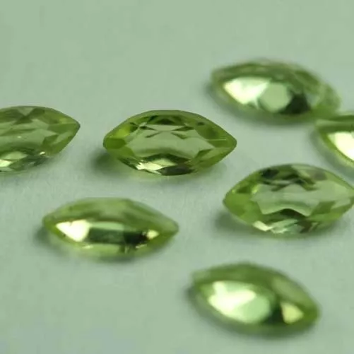 1 PERIDOT 4x2mm Marquise  APFEL GRÜN!