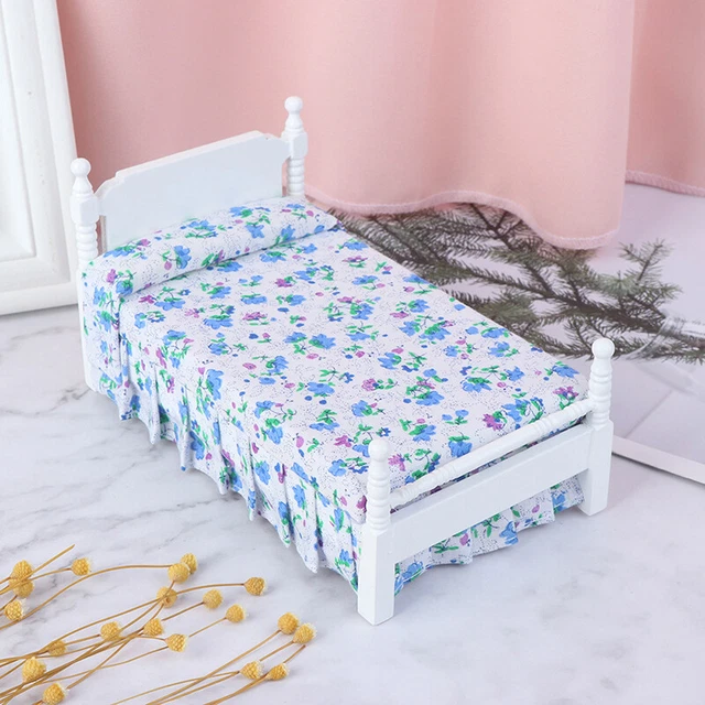 1Pc 1:12 Dollhouse Mini Wooden Bed With Pillow Furniture Model Doll House De-zz