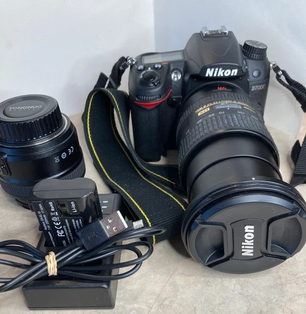 Nikon D7000 16.2MP Digital SLR Camera  W/18-200mm+Yongnuo 50mm Lenses +Charger