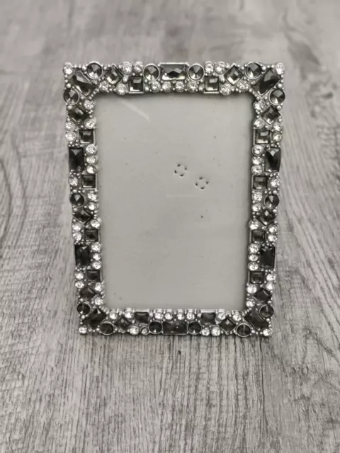 NEW Silver & Gray Rhinestone PICTURE FRAME 4x6 Vertical or Horizontal. 4"x6"