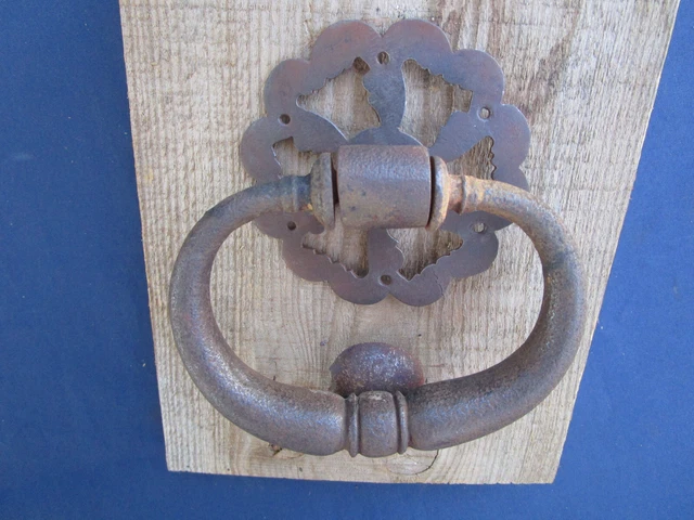 Gros heurtoir marteau de porte entrée Anneau rosace fer forgé ancien Lg 13,4 cm
