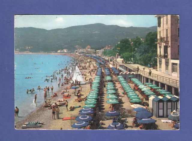 Cartolina Spotorno spiaggia  viaggiata 1969