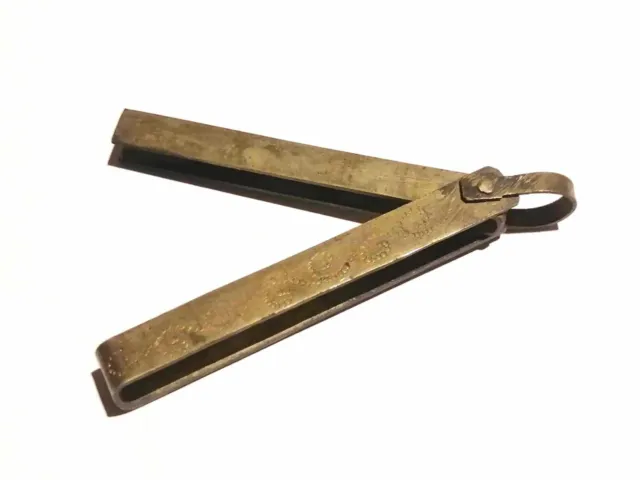Small vintage traditional Chinese brass lock key