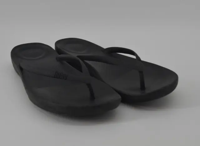 FitFlop iqushion Black Women's Ergonomic Flip Flop Thong Sandals 8.5