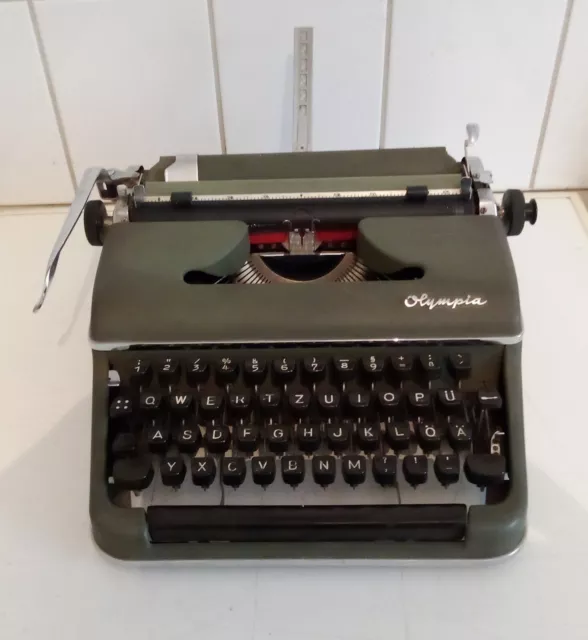 Olympia SM2 Schreibmaschine um 1950 inkl. Koffer