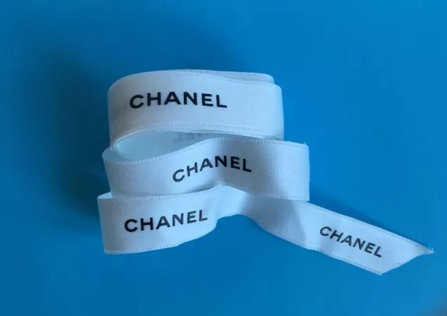 Chanel Band Geschenkband Schleife weiß seidig, 100 cm lang, 1,8 cm breit