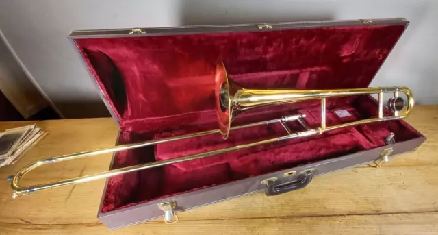 Jupiter Trombone SSL432, Brass with mouthpieces Case.