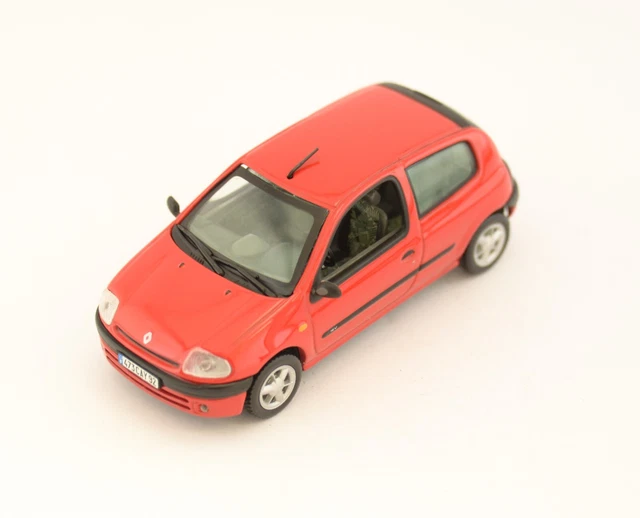 Voiture Miniature Renault Clio 2 II 1/43 en Métal Bburago