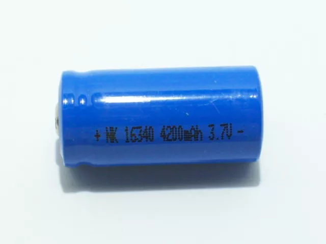 Batteria CR123A - LC16340 3.7V 4200 mAH Litio Ricaricabile LED Torcia Laser**