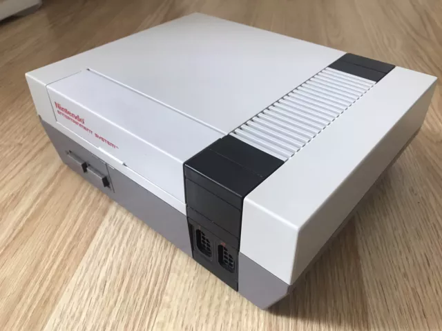 Console Nintendo NES Pal FRA Très Bon État Non Jaunie Dezonée NESE-001