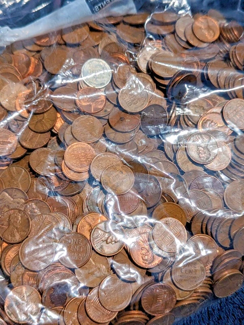 Lot Of 6.9+ Pounds of Copper Pennies. All dates Wheats and Memorial.