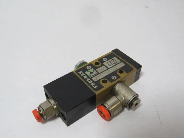 Pneumax 228.32.11.1 3/2 Directional Control Valve 1/8"NPT  USED