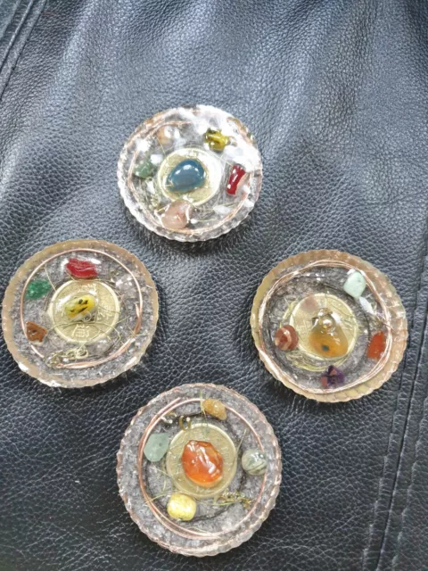 Amulette ronde de poche orgonite en cristaux et pièce d'argent porte-bonheur Feng Shui