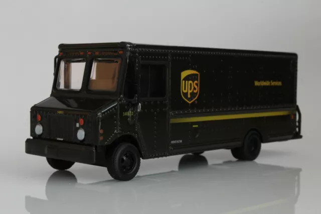 UPS Parcel Service Mail Package Delivery Box Truck 1:64 Scale Diecast Model