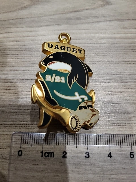 Militaria Armée Française Grand Lot de Pin's - Insignes