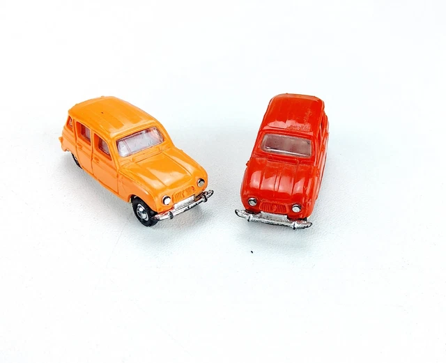 Lot De 2 Miniatures NOREV Renault 4 Au 1/86 - Dont Une En Métal - Occasion