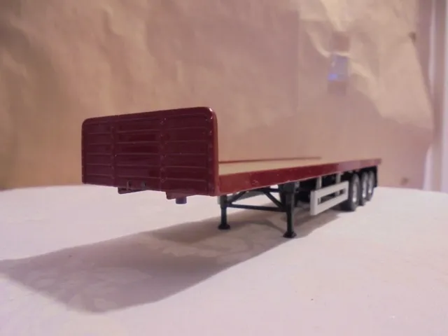 Corgi Modern Truck - 1.50 Scale Tri Axle  Flatbed Trailer  " Plain Bugundy "