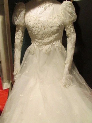 Eve Of Milady Designer Vintage Bridal Wedding Gown Long Sleeve Dress Small