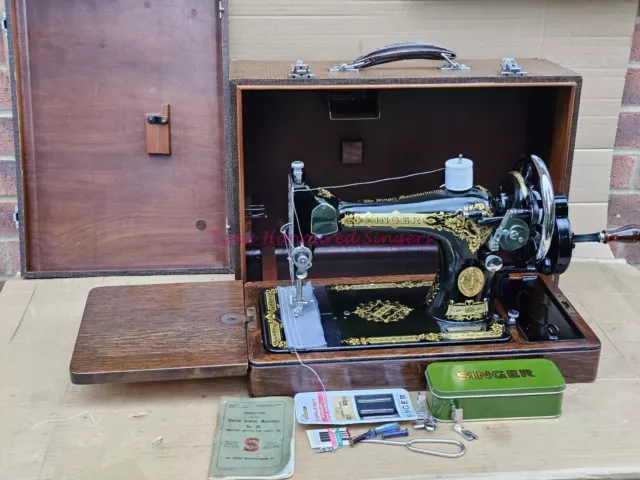 SINGER 28, 28K Hand crank Vintage Sewing machine with Instruction