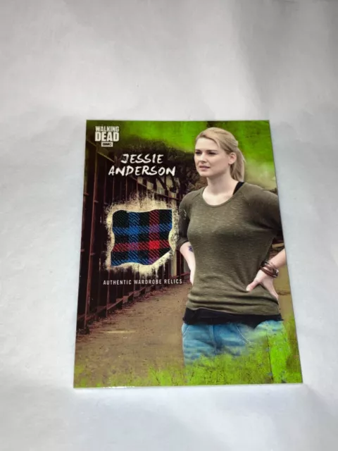 Walking Dead (Season 8, Topps) Jessie Anderson Authentic Wardrobe Relic Card /25