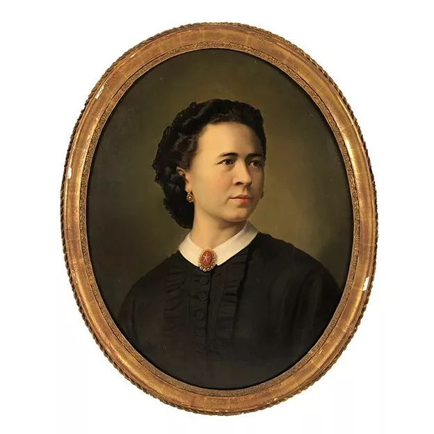 Portrait de femme, école française fin XIXe. Huile sur toile de forme ovale