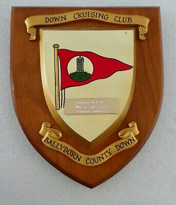 Down Cruising Club 1976 - Ballydorn County Down - escudo/placa pintado de roble